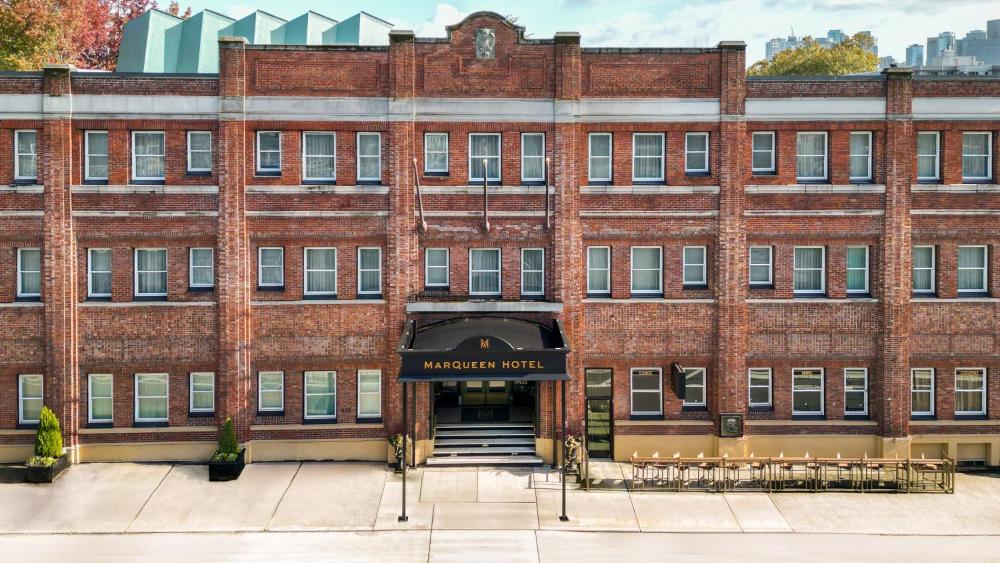 MarQueen Hotel - NEWLY RENOVATED